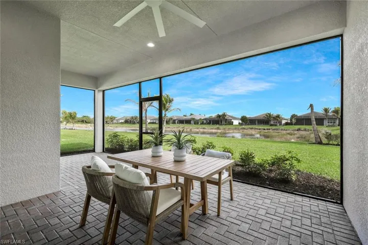 11805  Drake  LN, Naples, FL 34120