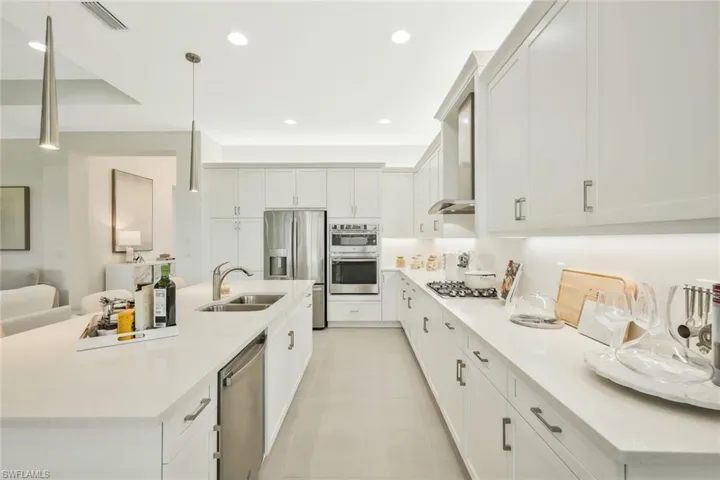 11805  Drake  LN, Naples, FL 34120