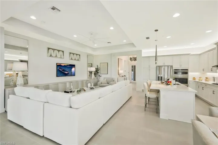 11805  Drake  LN, Naples, FL 34120