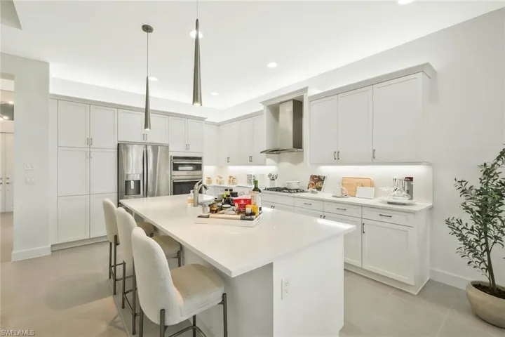 11805  Drake  LN, Naples, FL 34120
