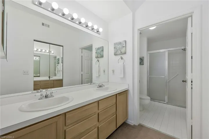 760  Wiggins Lake  DR, Naples, FL 34110