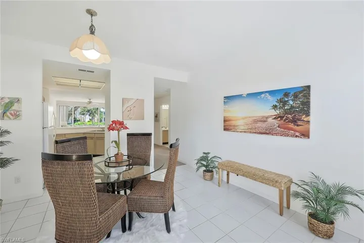 760  Wiggins Lake  DR, Naples, FL 34110