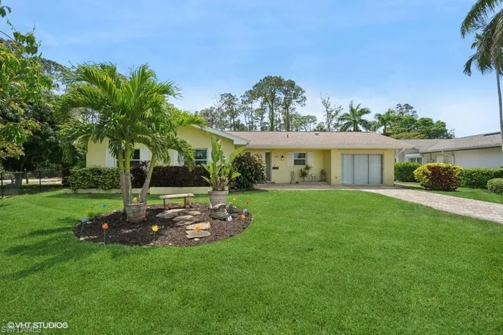 2228  Poinciana  DR, Naples, FL 34105