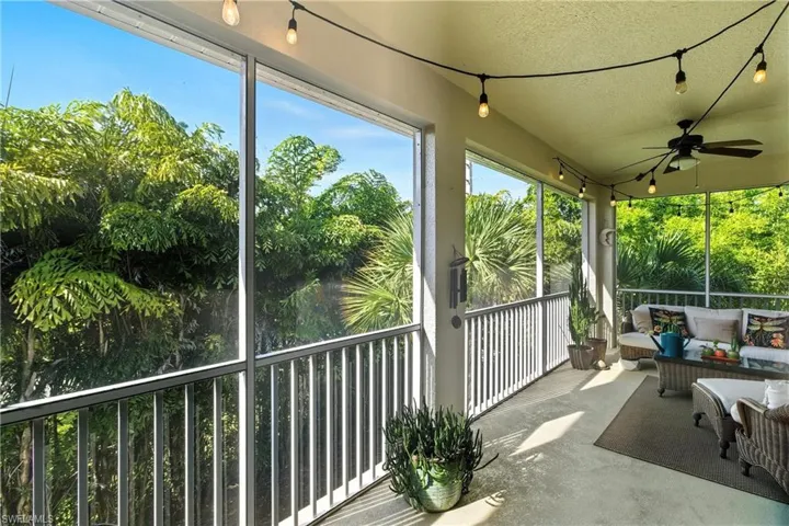 6947  Avalon  CIR, Naples, FL 34112