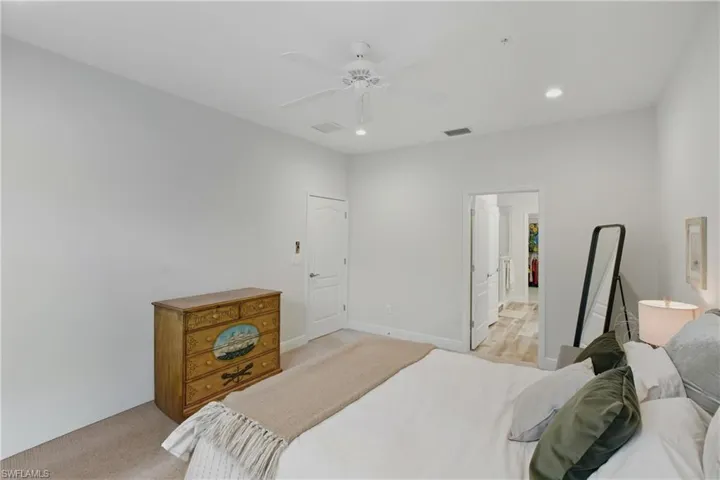 6947  Avalon  CIR, Naples, FL 34112