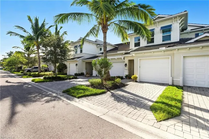 6947  Avalon  CIR, Naples, FL 34112