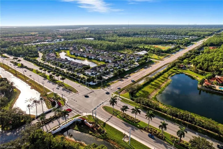 6947  Avalon  CIR, Naples, FL 34112