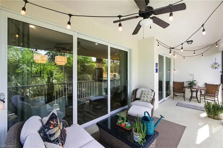 6947  Avalon  CIR, Naples, FL 34112