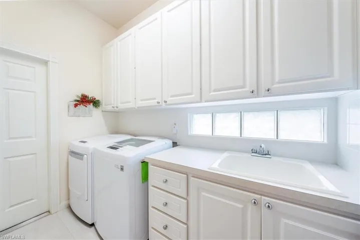 4310  Queen Elizabeth  WAY, Naples, FL 34119