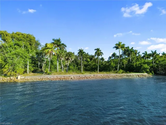 8661 Cajuput Cv, Fort Myers, Florida 33919