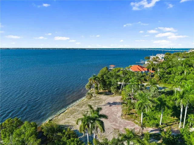 8661 Cajuput Cv, Fort Myers, Florida 33919