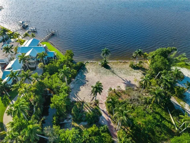 8661 Cajuput Cv, Fort Myers, Florida 33919