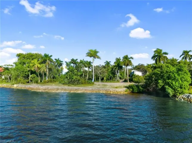 8661 Cajuput Cv, Fort Myers, Florida 33919