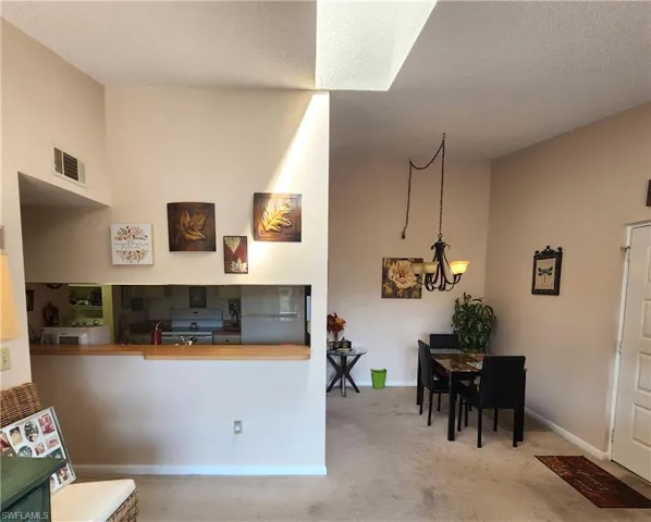 Kitchen & Dining Area