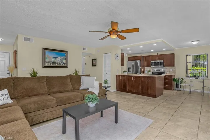 4112 19th Pl 104, Cape Coral, Florida 33904