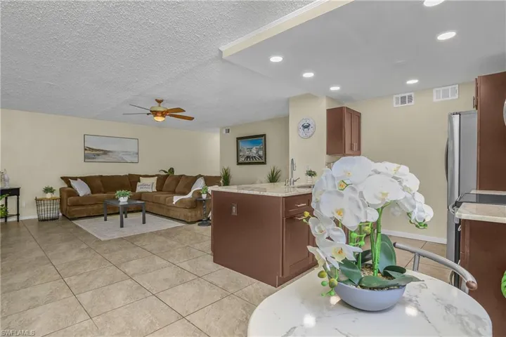 4112 19th Pl 104, Cape Coral, Florida 33904