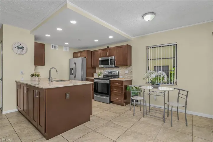 4112 19th Pl 104, Cape Coral, Florida 33904