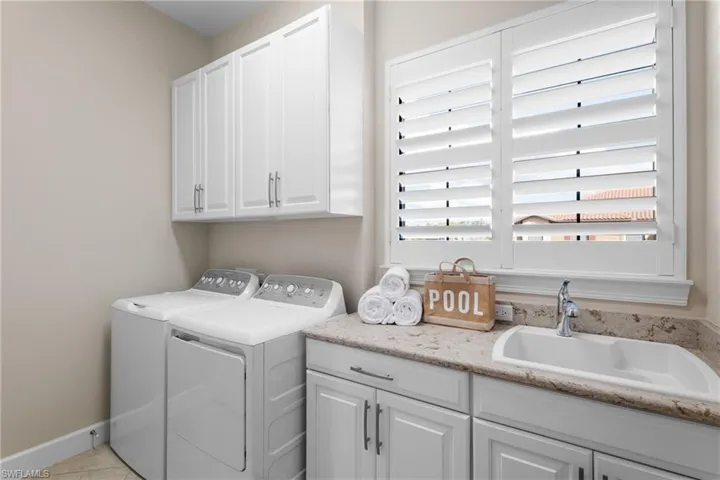 9672  Montelanico  LOOP, Naples, FL 34119
