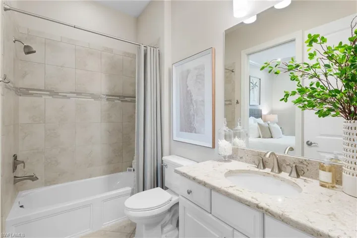 9672  Montelanico  LOOP, Naples, FL 34119
