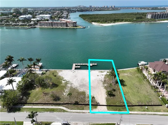 20 Pelican St W, Naples Fl 34113