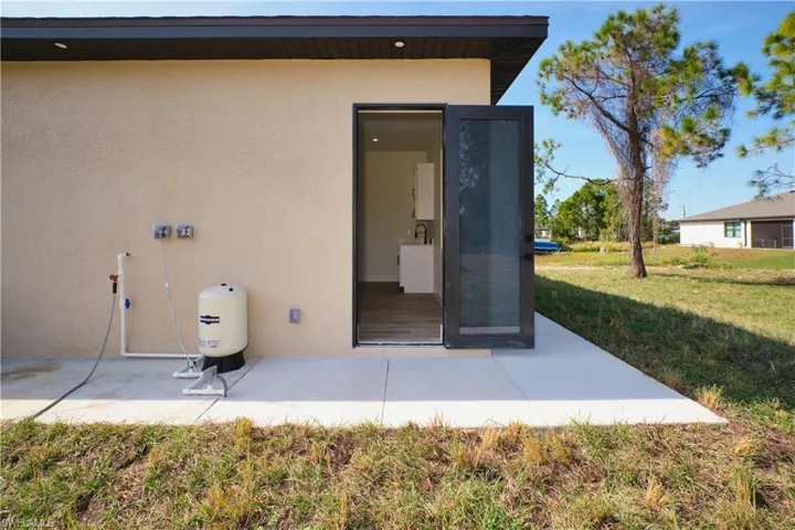 Efficient  Private Entry Door