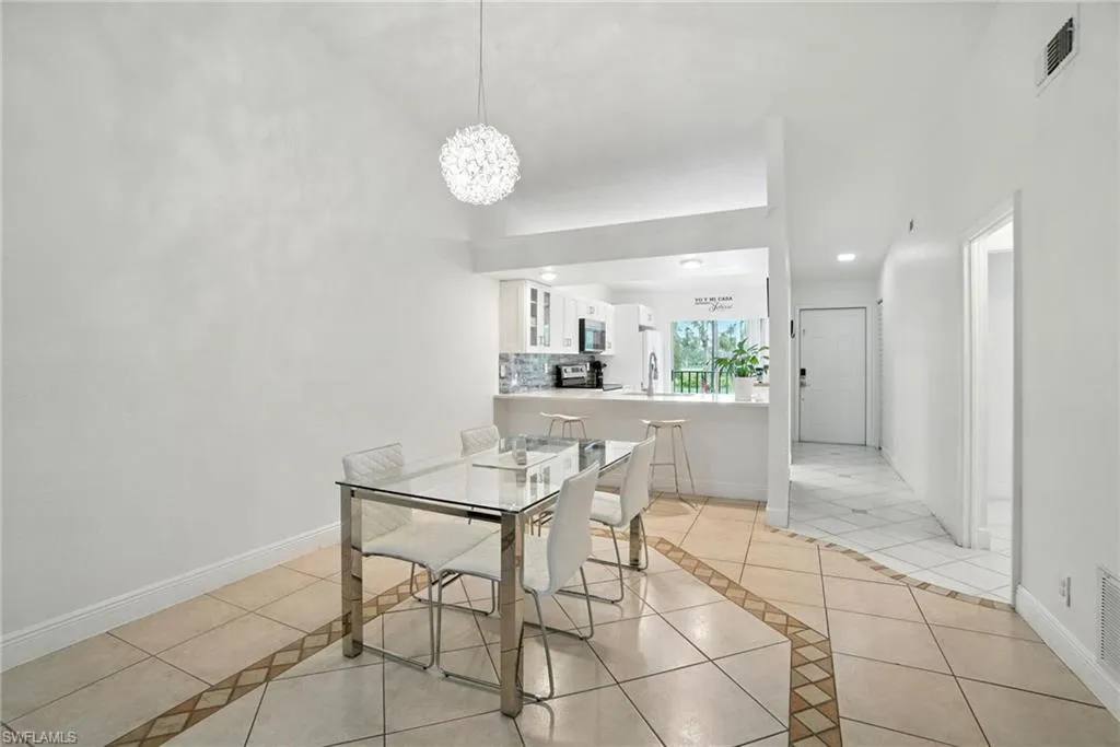 4220 Looking Glass LN, Naples, FL 34112,225056573