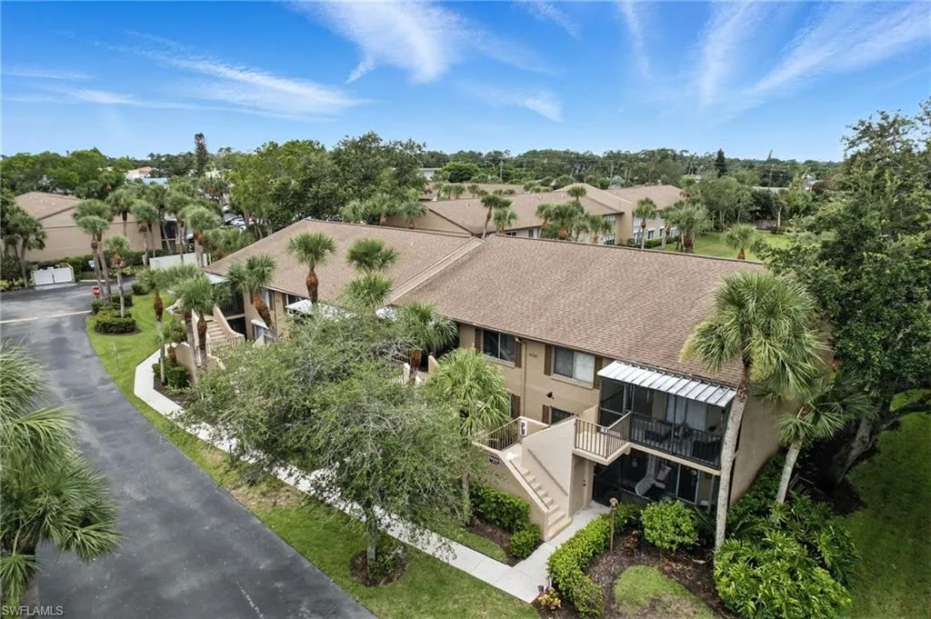 4220 Looking Glass LN, Naples, FL 34112,225056573