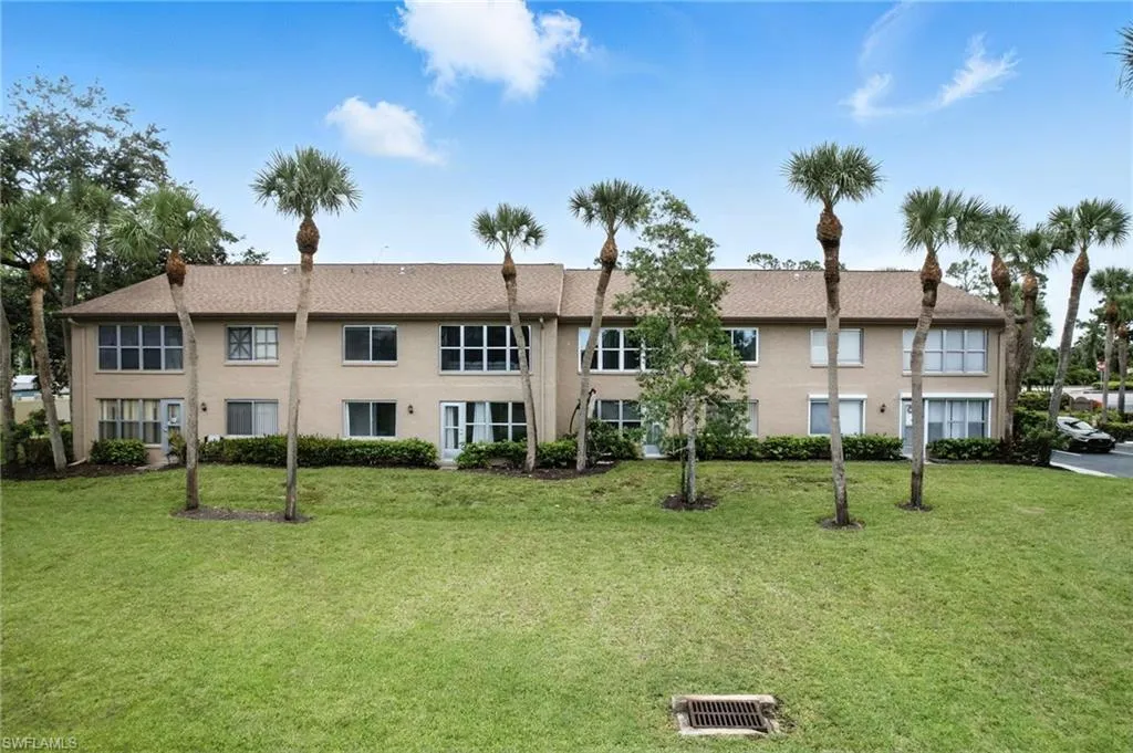 4220 Looking Glass LN, Naples, FL 34112,225056573