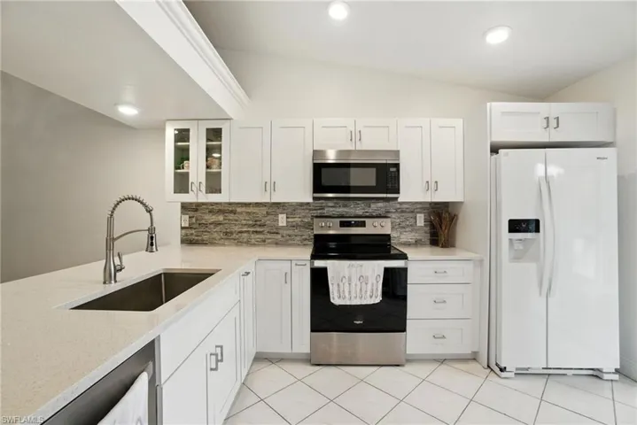 4220 Looking Glass LN, Naples, FL 34112,225056573