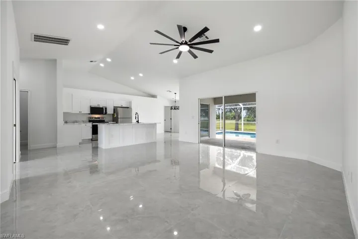 1718 NE 40th  LN, Cape Coral, FL 33909