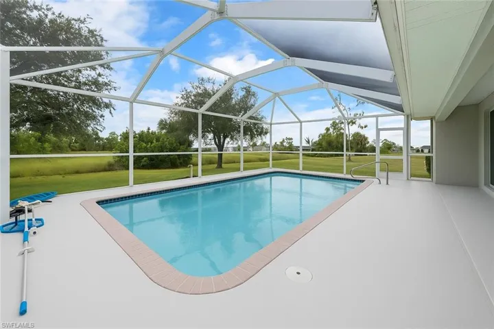 1718 NE 40th  LN, Cape Coral, FL 33909