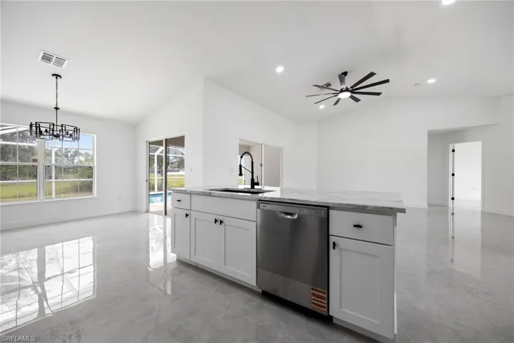 1718 NE 40th  LN, Cape Coral, FL 33909