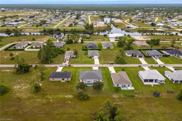 1718 NE 40th  LN, Cape Coral, FL 33909