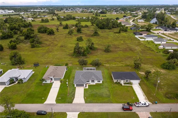 1718 NE 40th  LN, Cape Coral, FL 33909