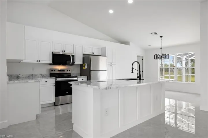 1718 NE 40th  LN, Cape Coral, FL 33909