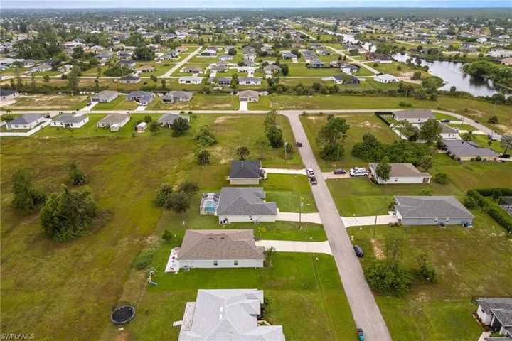 1718 NE 40th  LN, Cape Coral, FL 33909