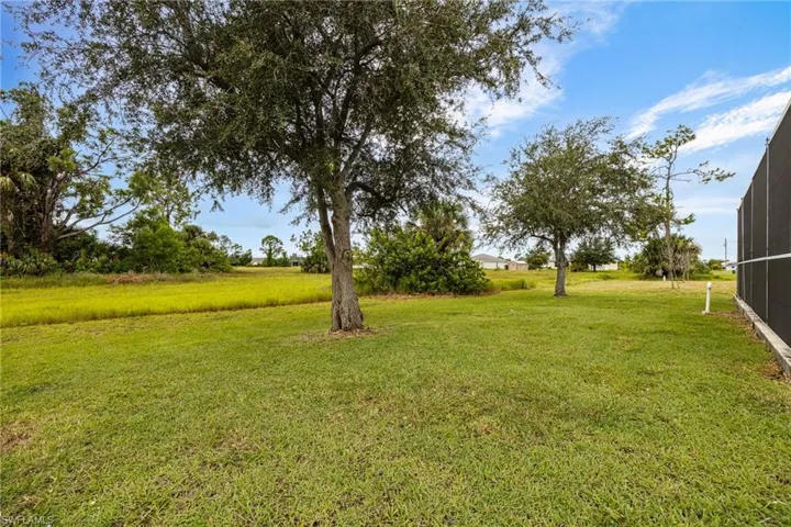 1718 NE 40th  LN, Cape Coral, FL 33909
