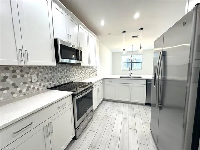 7509  Carnegie  WAY, Naples, FL 34119