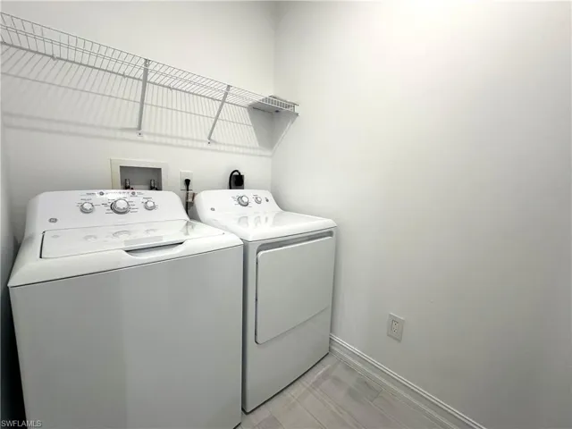 7509  Carnegie  WAY, Naples, FL 34119