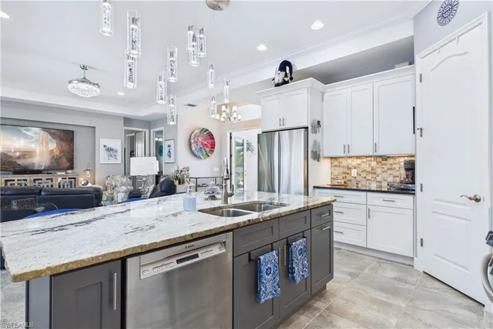 HUGE kitchen perfect for the gourmet chef and entertaining.