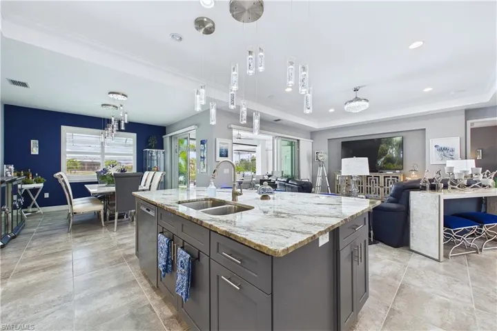 HUGE kitchen perfect for the gourmet chef and entertaining.