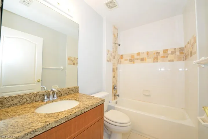 1042 Mainsail Dr 823, Naples, Florida 34114