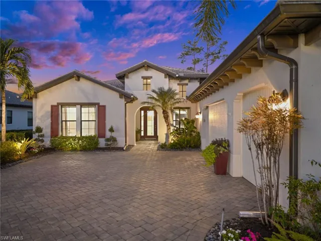 View of front facade with a 3 car garage