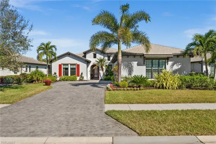 View of front of property featuring a front lawn