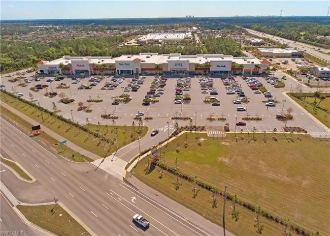 Tamiami Trl E, Naples, Florida 34114