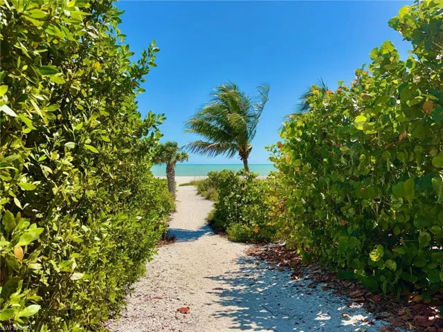 713  Durion  CT, Sanibel, FL 33957
