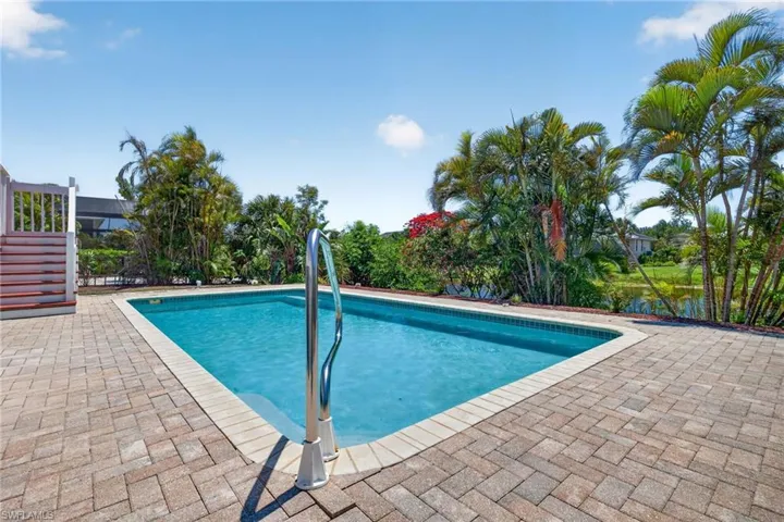 713  Durion  CT, Sanibel, FL 33957