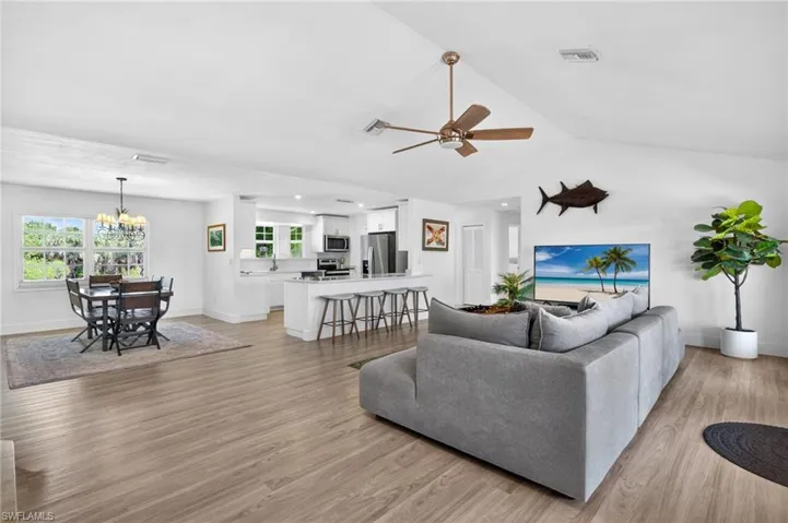 713  Durion  CT, Sanibel, FL 33957
