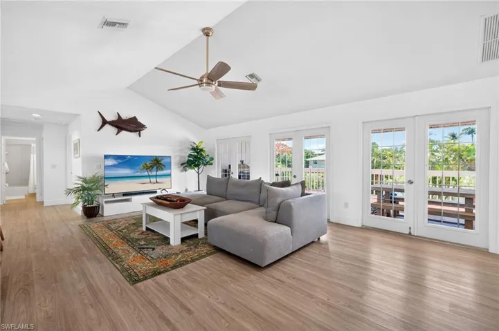 713  Durion  CT, Sanibel, FL 33957