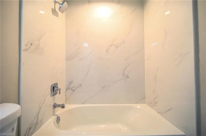 Master Bathroom Tub And Shower